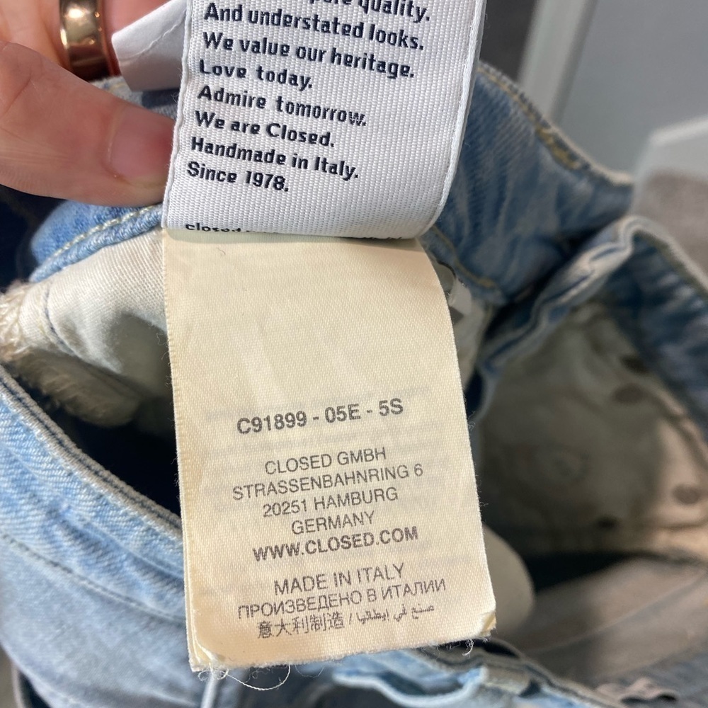 CLOSED "BAYLIN RIPPED RAW HEM STRAIGHT LEG" Jeans In "LIGHT BLUE" - Picture 15 of 16